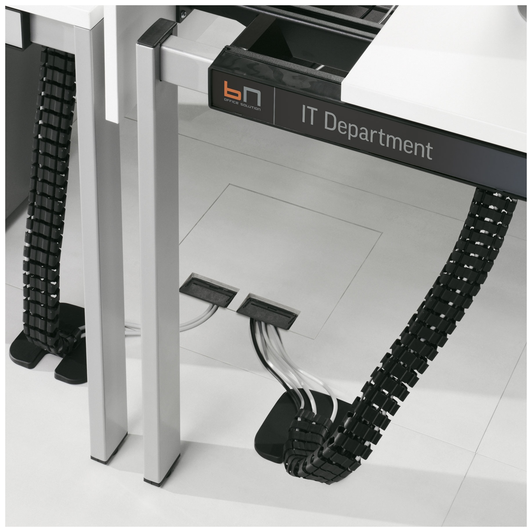 BN SQart Managerial Vertical Wire Trunking Office Desks